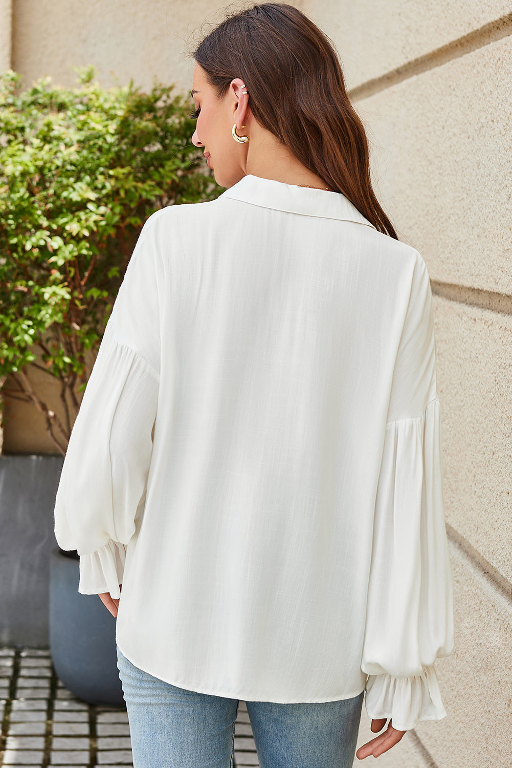 White Ruffle Elastic Cuffs Puffy Long Sleeve Button Down Shirt.
